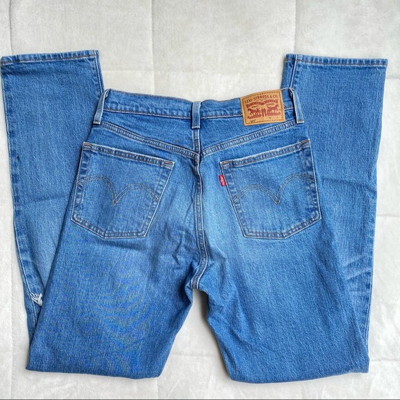 🔥NWOT Button Fly 501 Levi’s Straight Leg🔥 - Picture 4 of 6